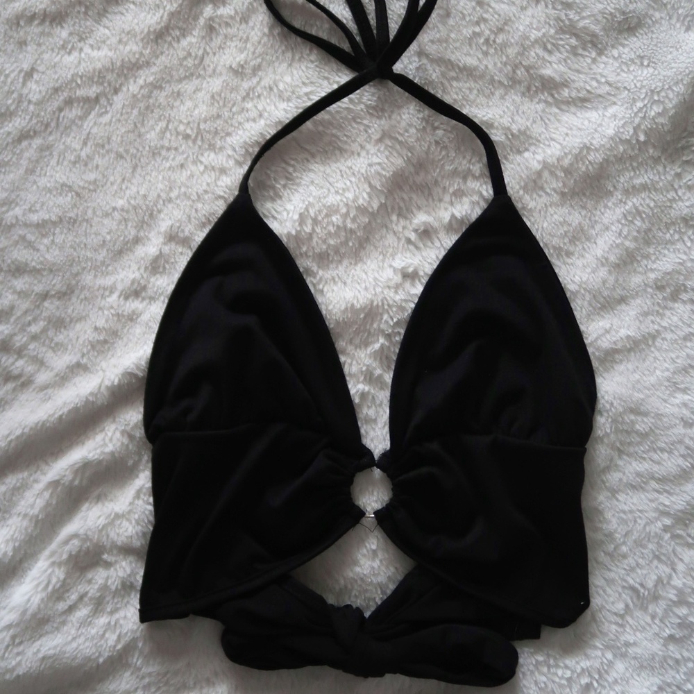 Plunging O-Ring Cropped Halter Top